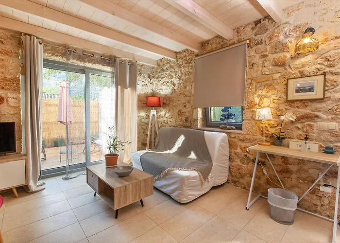 Luxurious Bungalow In Ipsos Beach