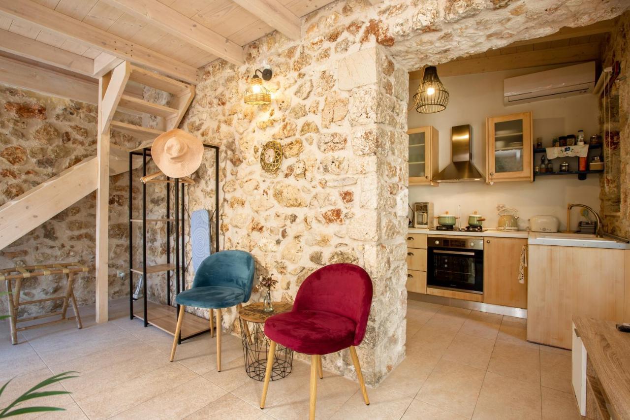 Villa Luxurious In Ypsos